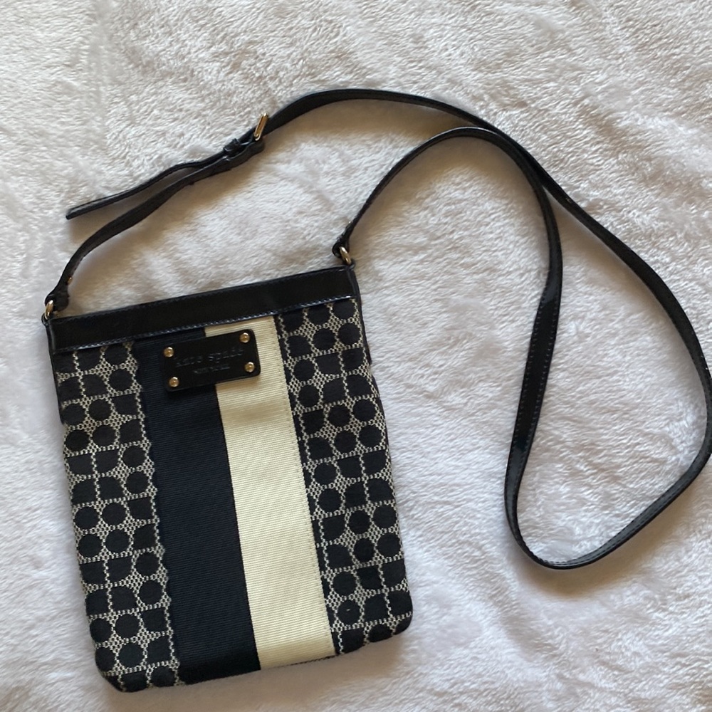 Kate Spade Crossbody Bag Purse in black and white